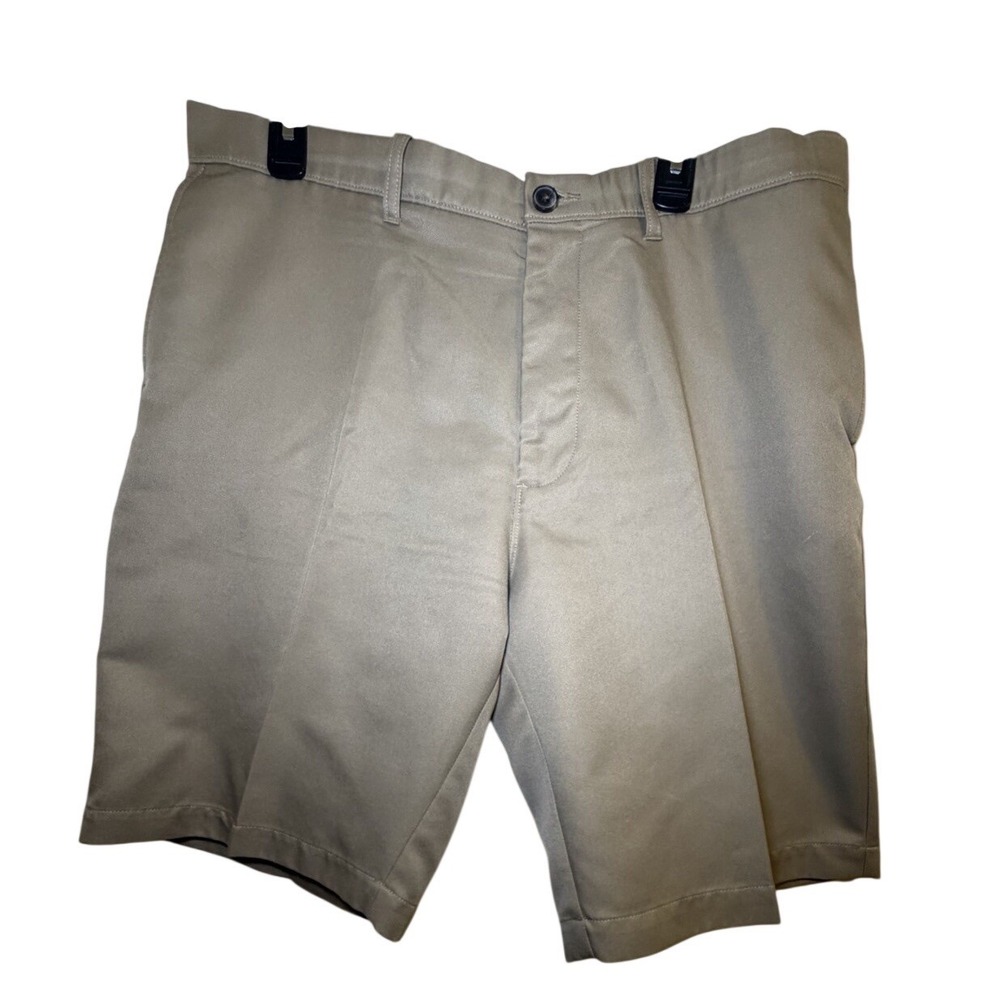 Haggar H26 Flat Front Casual Shorts Men's 38 Polyester 10" Inseam‎